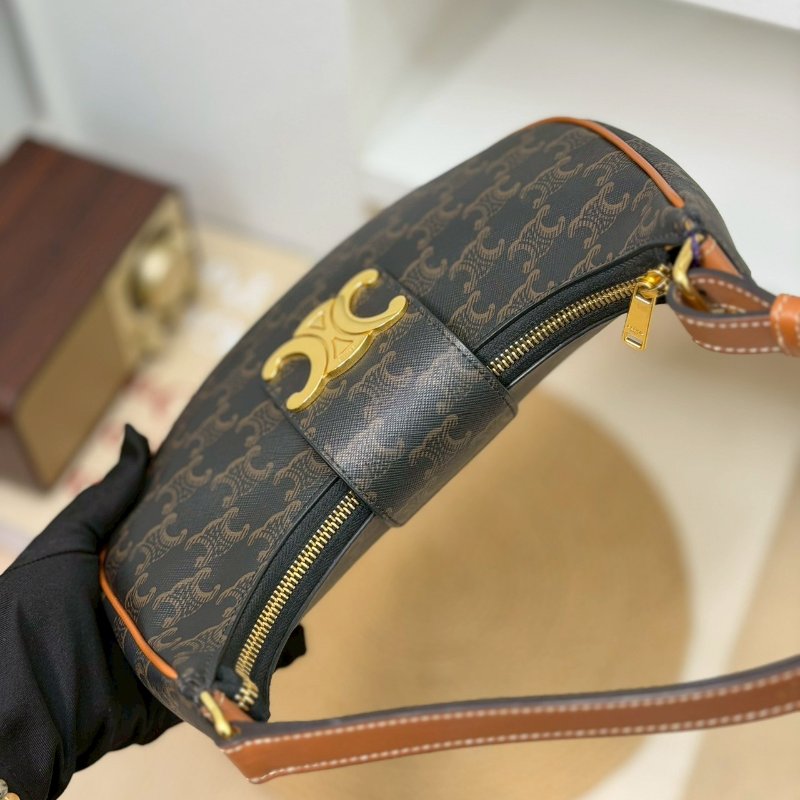 (真的很美🥹買它不會後悔!)🏷Celine 瑟琳.Ava Triomphe 老花腋下包 新款-13