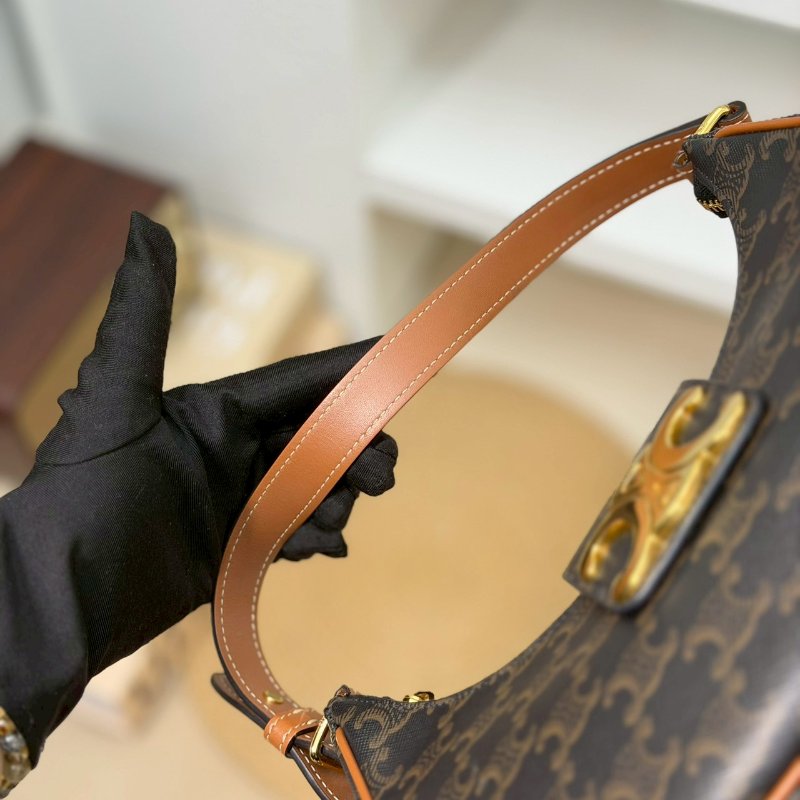 (真的很美🥹買它不會後悔!)🏷Celine 瑟琳.Ava Triomphe 老花腋下包 新款-15