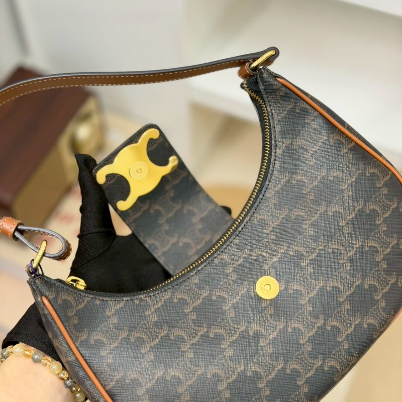 (真的很美🥹買它不會後悔!)🏷Celine 瑟琳.Ava Triomphe 老花腋下包 新款-18