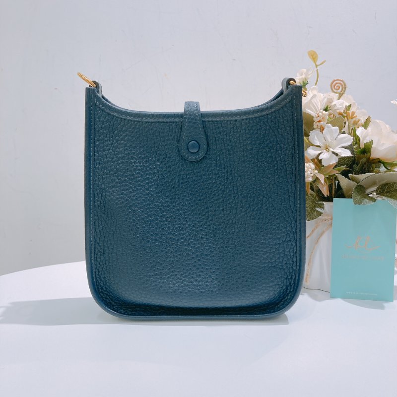 TW4693 Hermes 愛馬仕迷你依夫連肩帶包包Mini Evelyne TC Bleu Nuit x GHW-2