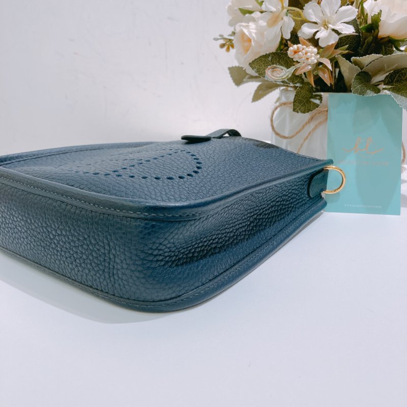 TW4693 Hermes 愛馬仕迷你依夫連肩帶包包Mini Evelyne TC Bleu Nuit x GHW-8