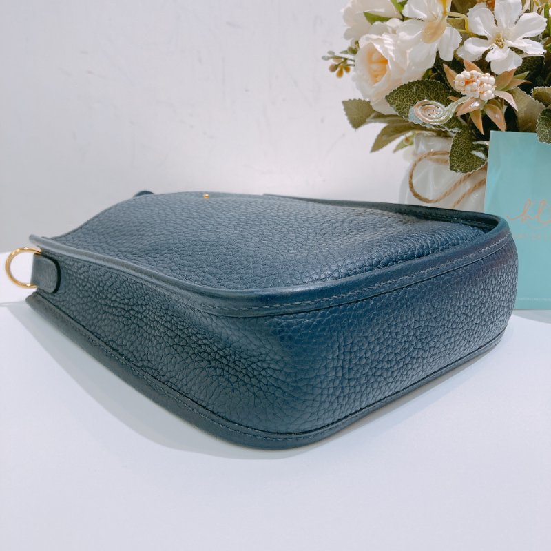 TW4693 Hermes 愛馬仕迷你依夫連肩帶包包Mini Evelyne TC Bleu Nuit x GHW-9