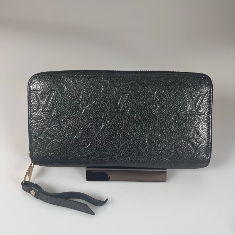 LV M10924 黑壓紋ㄇ拉長夾-0