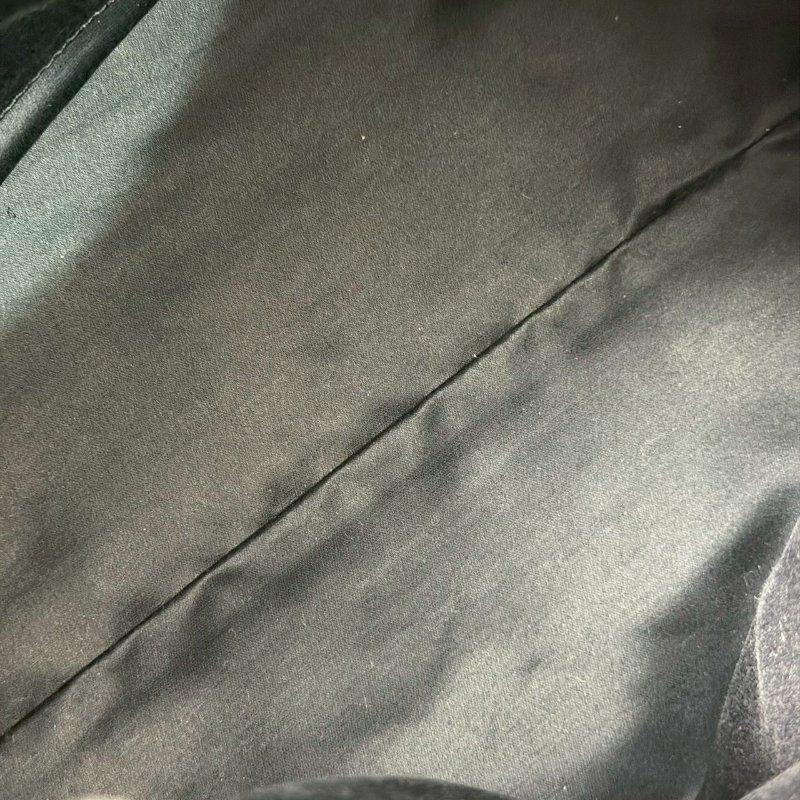 （酷酷女孩一定要有！😎）🏷Miumiu 繆繆．蝴蝶結機車包 油蠟皮 小號-21