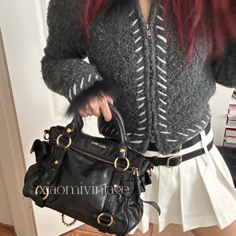 （酷酷女孩一定要有！😎）🏷Miumiu 繆繆．蝴蝶結機車包 油蠟皮 小號-23