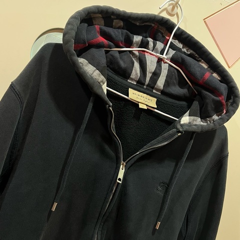 Burberry 拉鍊連帽上衣 Burberry Zip-Up Hoodie