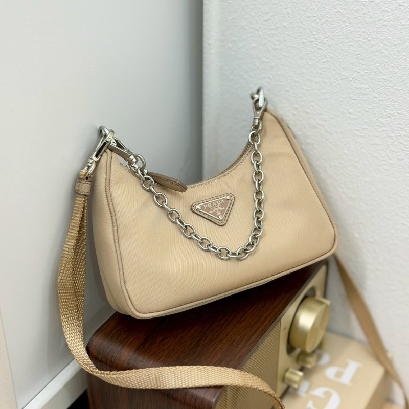 (稀有釋出!值得收藏😍)🏷Prada 普拉達.Mini Hobo 限量絕版款-0