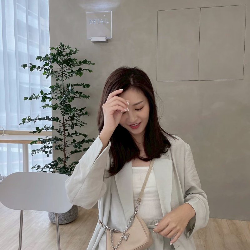 (稀有釋出!值得收藏😍)🏷Prada 普拉達.Mini Hobo 限量絕版款-20