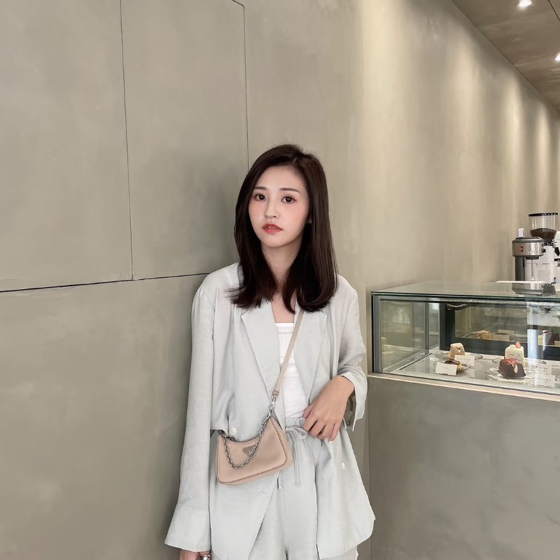 (稀有釋出!值得收藏😍)🏷Prada 普拉達.Mini Hobo 限量絕版款-21