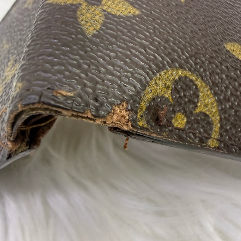 Louis Vuitton Wallet-4