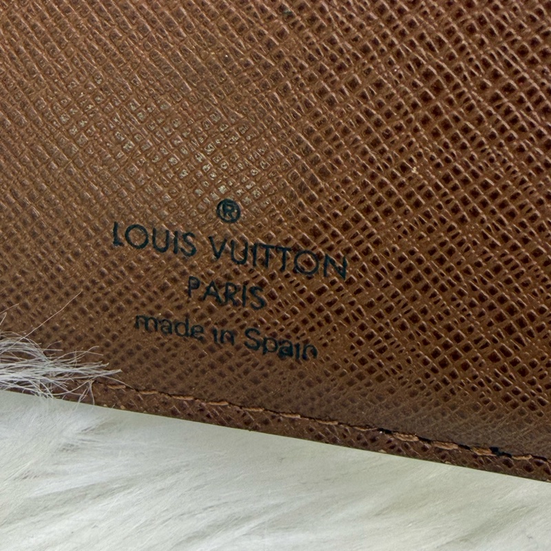 Louis Vuitton Wallet-18
