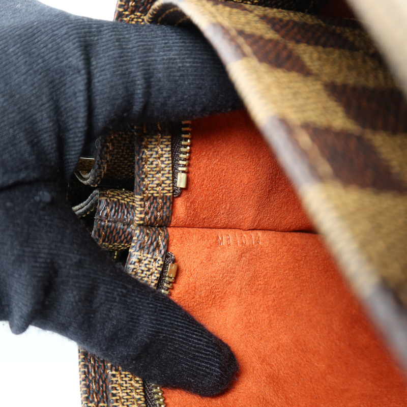 LOUIS VUITTON Damier Aubagne金扣肩背袋-8