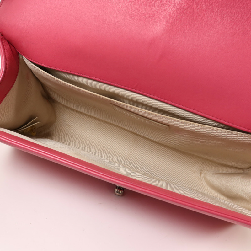 CHANEL 羊皮皮革Boy 25銀扣鏈帶肩背袋-4