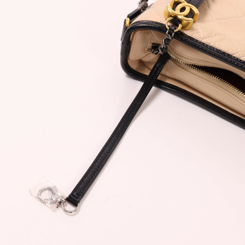 CHANEL 牛皮皮革Gabrielle鏈帶肩背袋-14