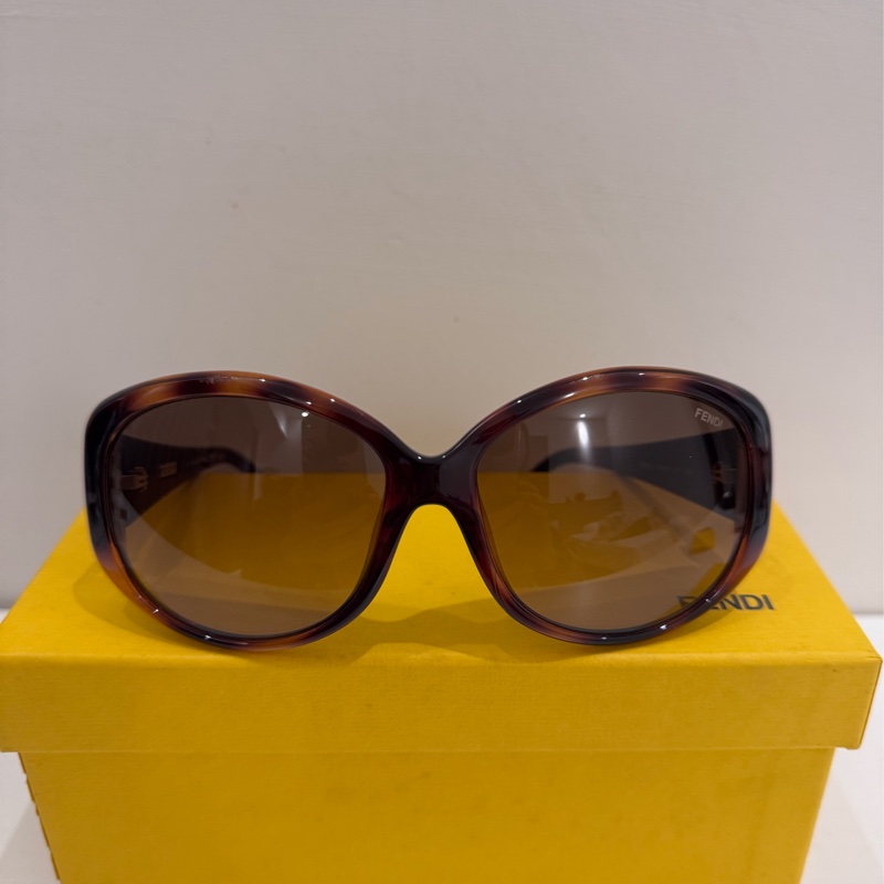 FENDI 琥珀色墨鏡-5