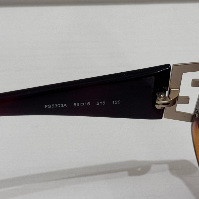 FENDI 琥珀色墨鏡-10