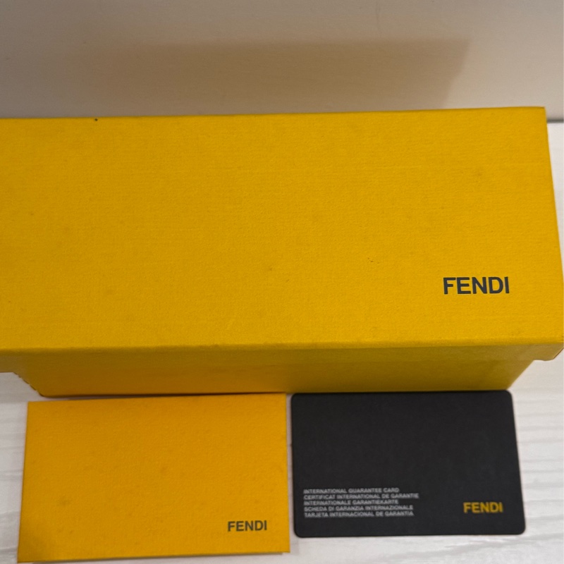 FENDI 琥珀色墨鏡-17
