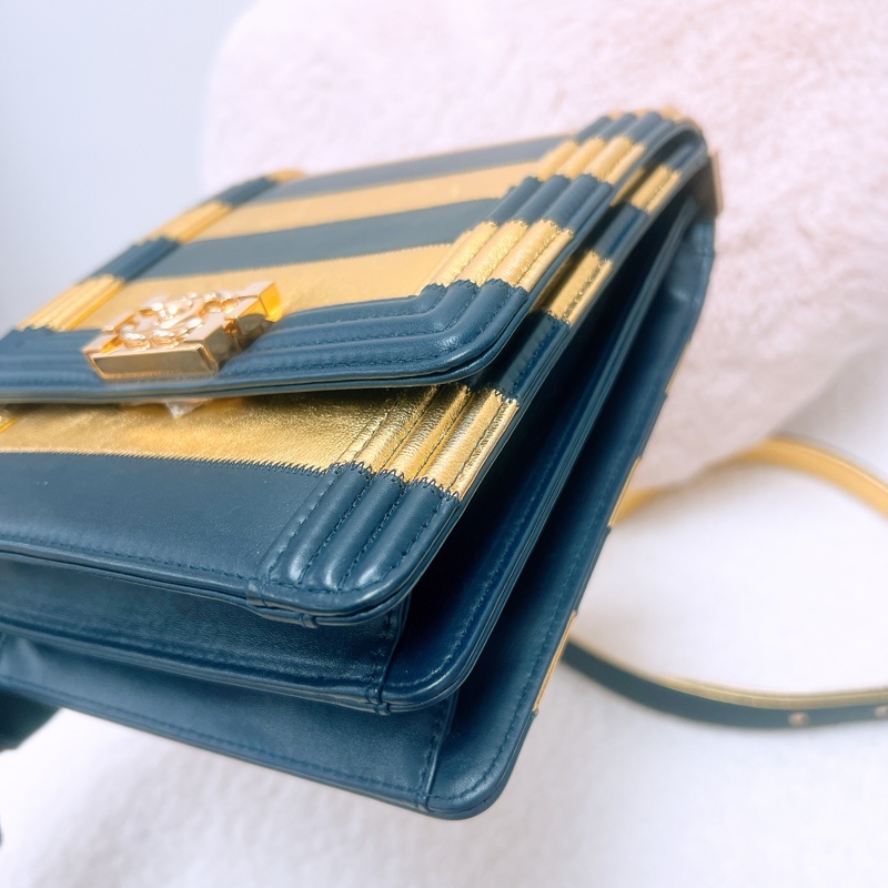 Chanel north south boy 深藍拼金竪式-3