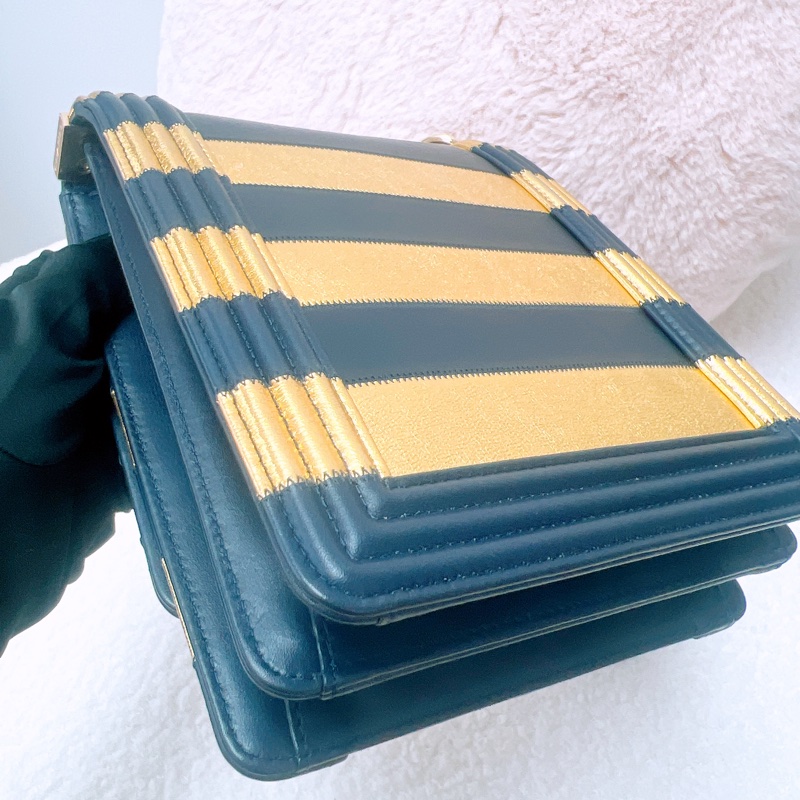 Chanel north south boy 深藍拼金竪式-6