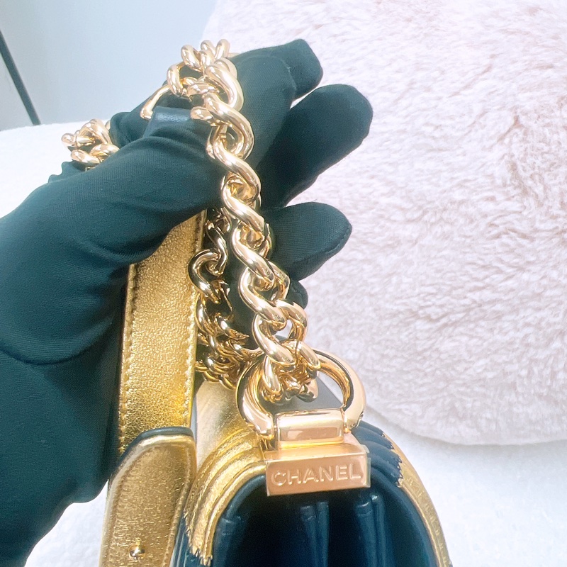 Chanel north south boy 深藍拼金竪式-9