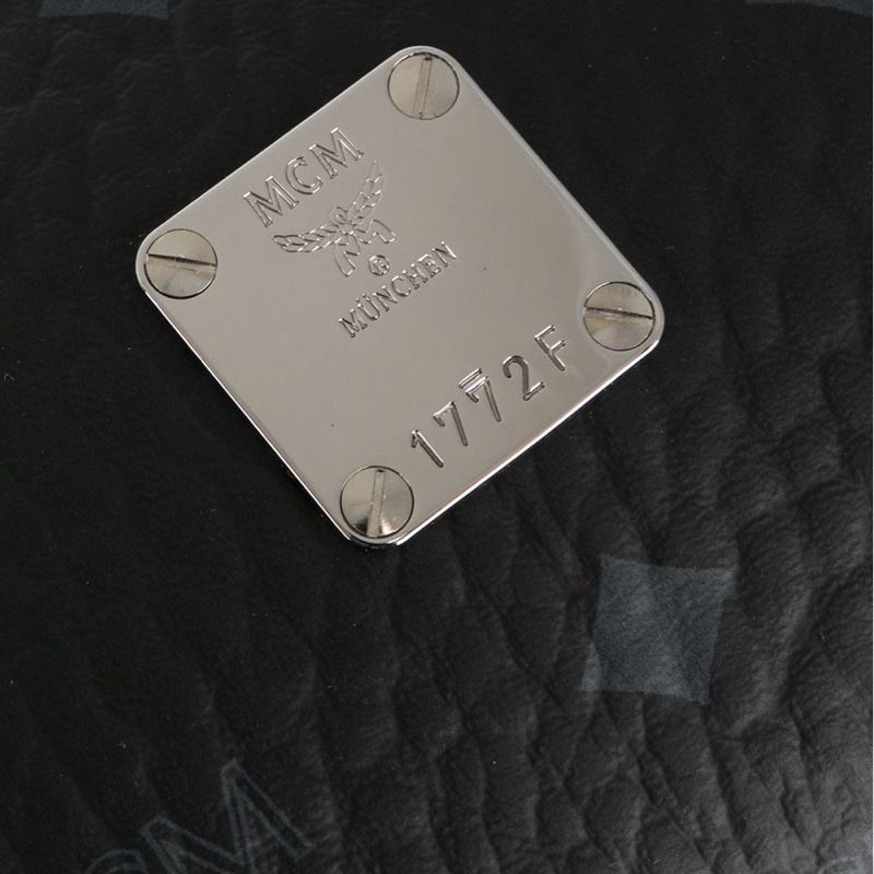 MCM 男女同款 Klassik logo印花斜挎包均碼碼17cm*5cm*12cm-7