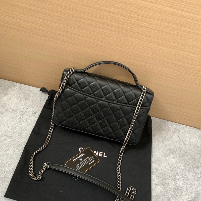 Chanel黑銀郵差包-1
