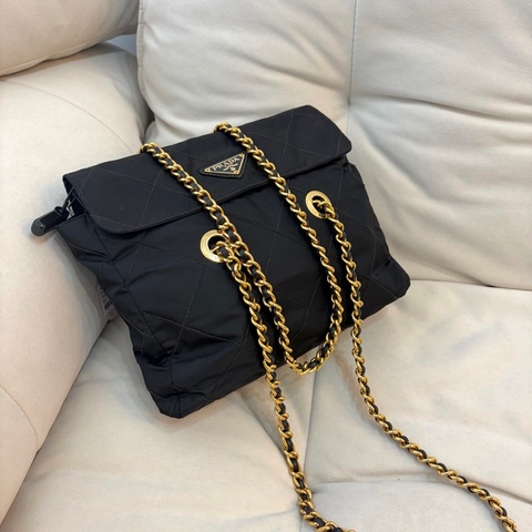 Prada 降落傘鏈條托特包 Tote