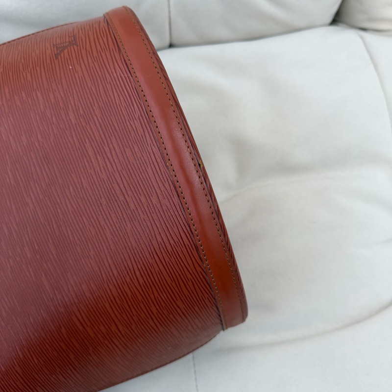 Louis Vuitton LV Epi 水波紋 焦糖色 單肩包 中古-11