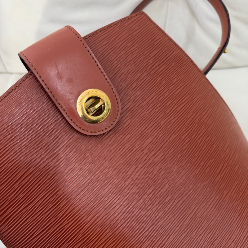 Louis Vuitton LV Epi 水波紋 焦糖色 單肩包 中古-13