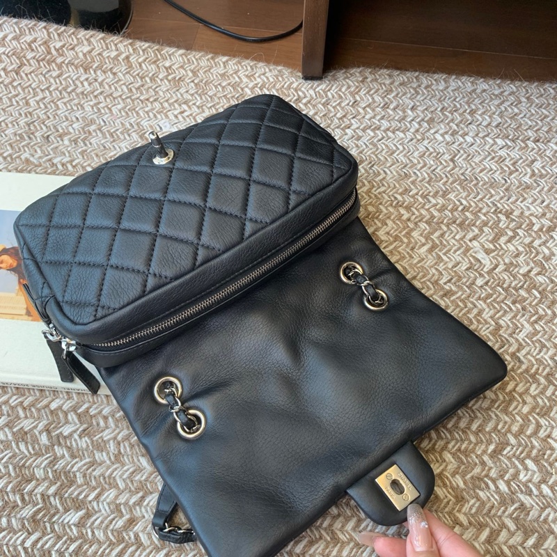 Chanel黑銀Easy Flap-7