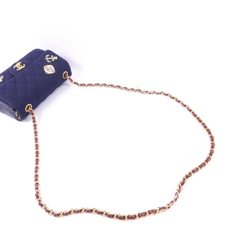 CHANEL 羊毛Paris Hamburg Charms Mini Flap Bag金扣鏈帶肩背袋-8
