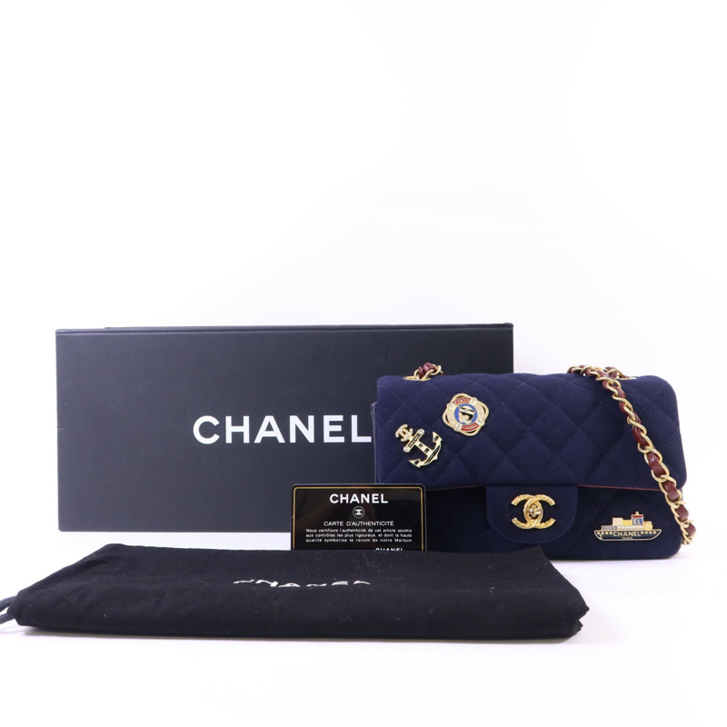 CHANEL 羊毛Paris Hamburg Charms Mini Flap Bag金扣鏈帶肩背袋-9