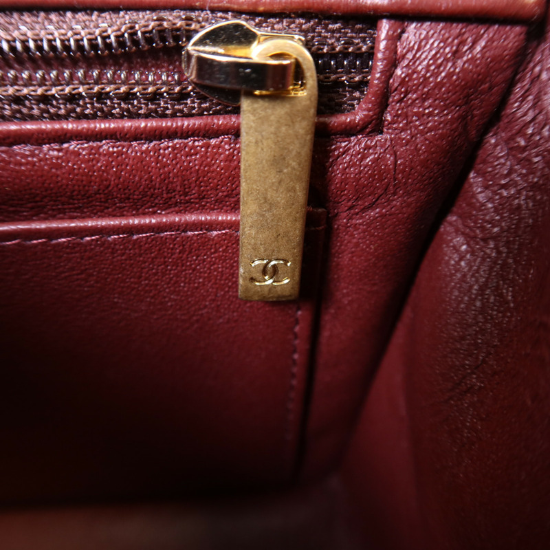 CHANEL 羊毛Paris Hamburg Charms Mini Flap Bag金扣鏈帶肩背袋-11