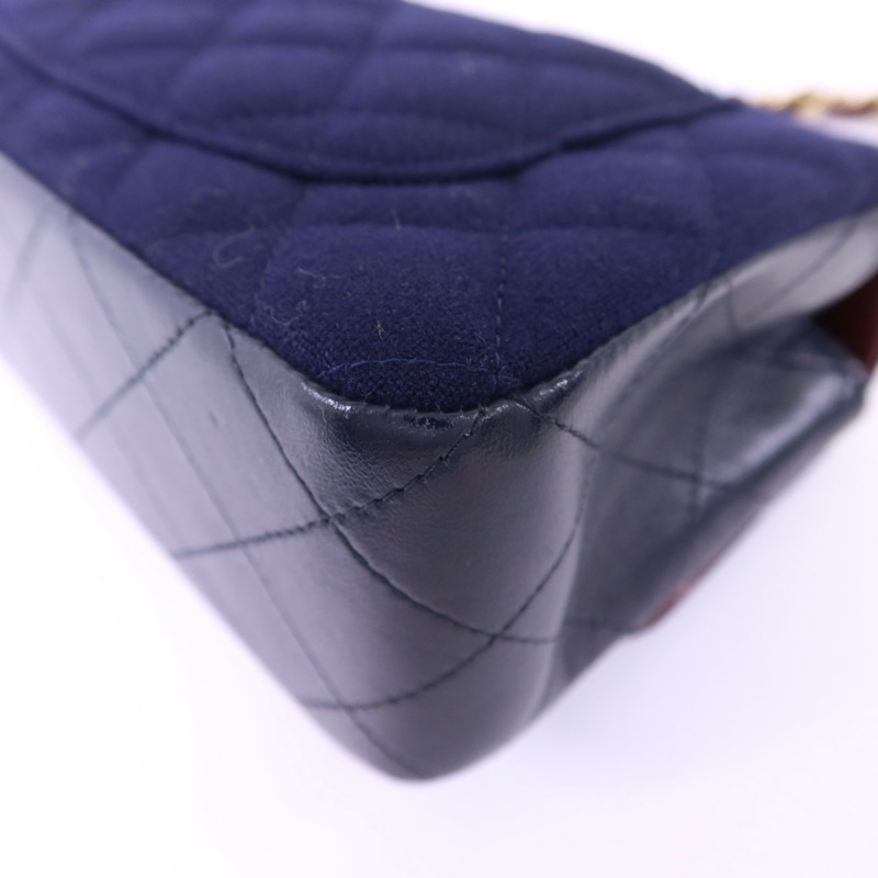 CHANEL 羊毛Paris Hamburg Charms Mini Flap Bag金扣鏈帶肩背袋-15