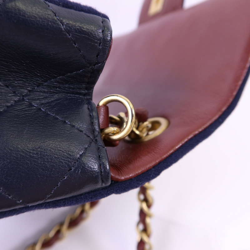 CHANEL 羊毛Paris Hamburg Charms Mini Flap Bag金扣鏈帶肩背袋-18
