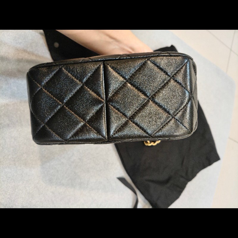Chanel hobo 羊皮肩背包-10