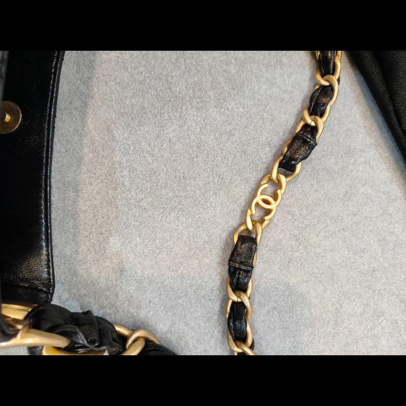 Chanel hobo 羊皮肩背包-12