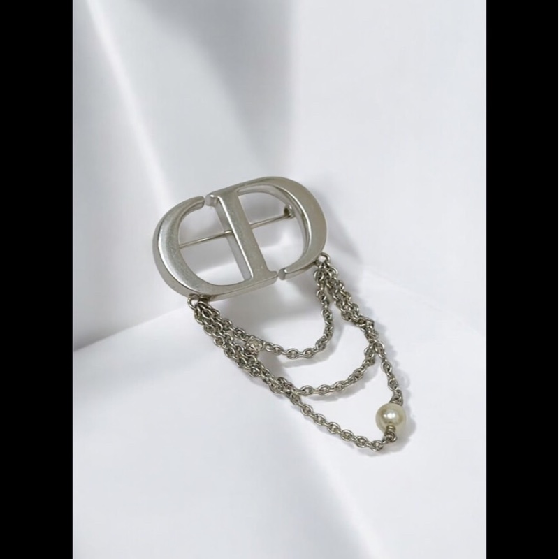 莉亞精品♡ Dior 銀色胸針 二手美品-0