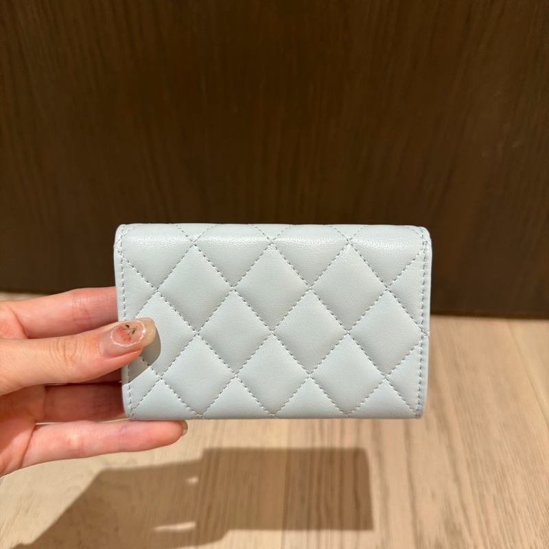 Chanel 季節款珍珠卡包-9