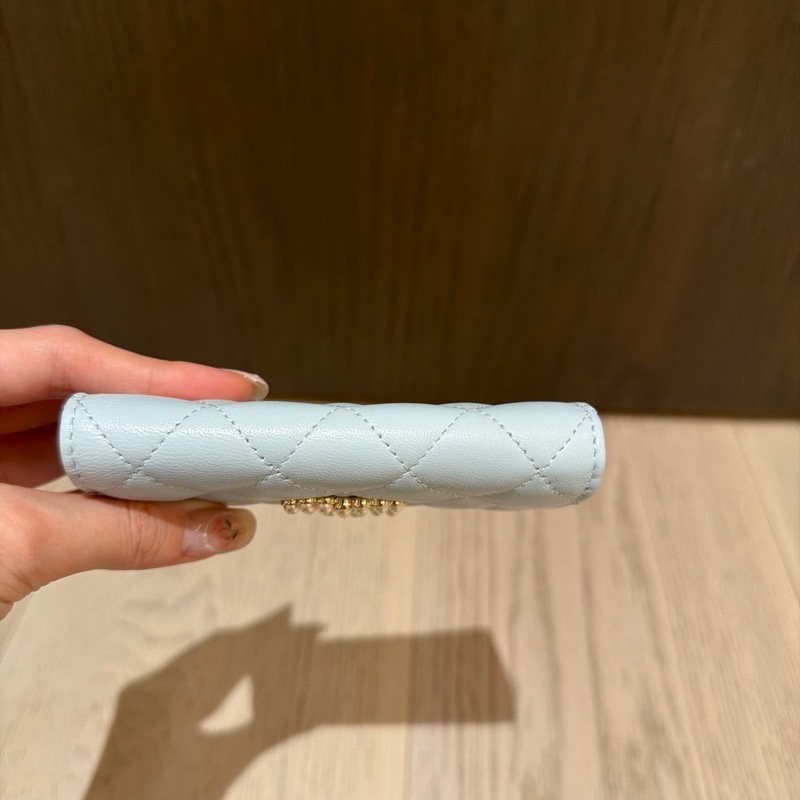 Chanel 季節款珍珠卡包-13