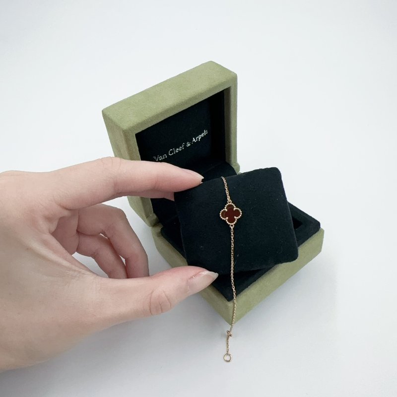 VCA紅玉髓四葉草18k玫瑰金手鍊-4