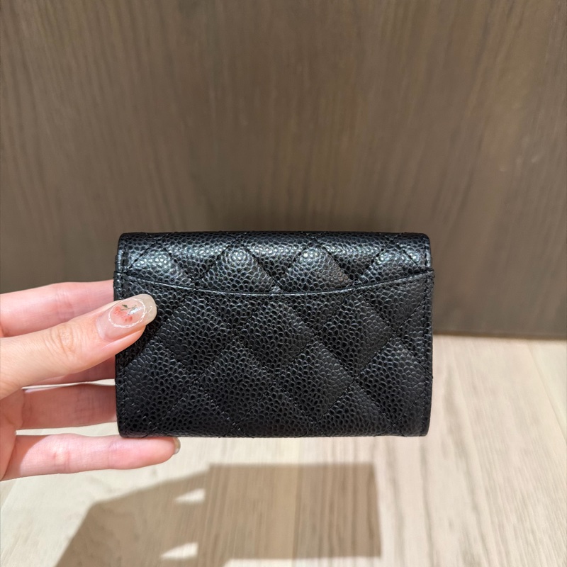 Chanel 黑色荔枝皮銀扣卡包-3