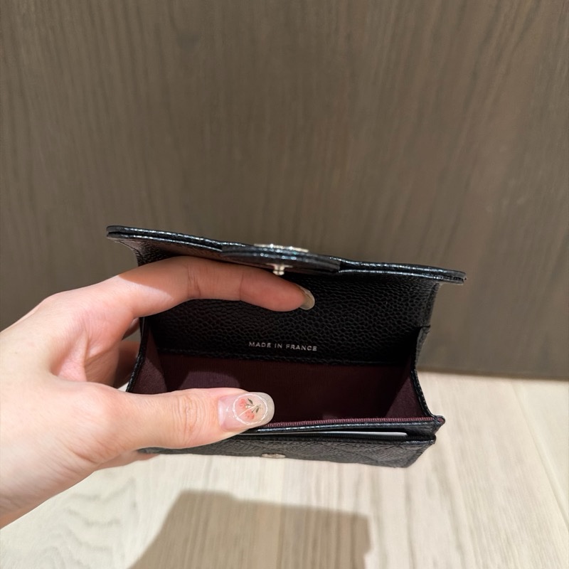 Chanel 黑色荔枝皮銀扣卡包-13