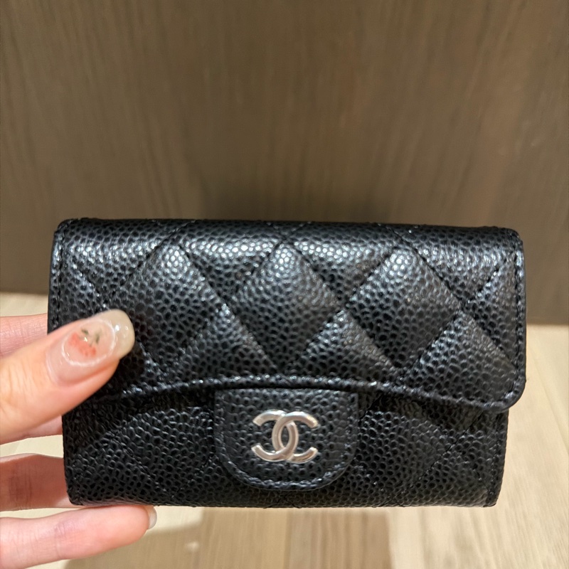 Chanel 黑色荔枝皮銀扣卡包-14