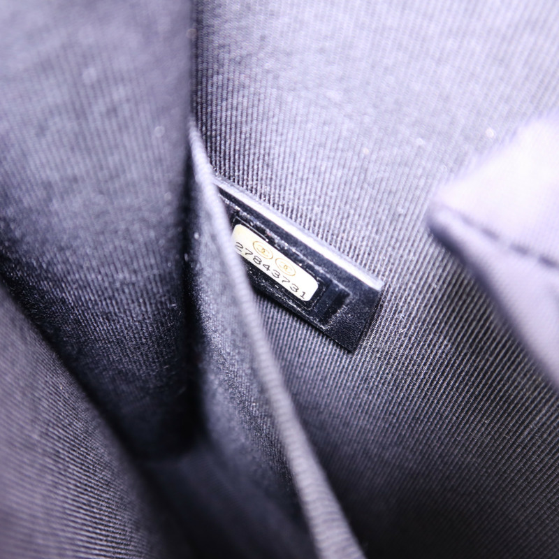 CHANEL 牛皮皮革Boy Chanel North South金扣鏈帶肩背袋-6