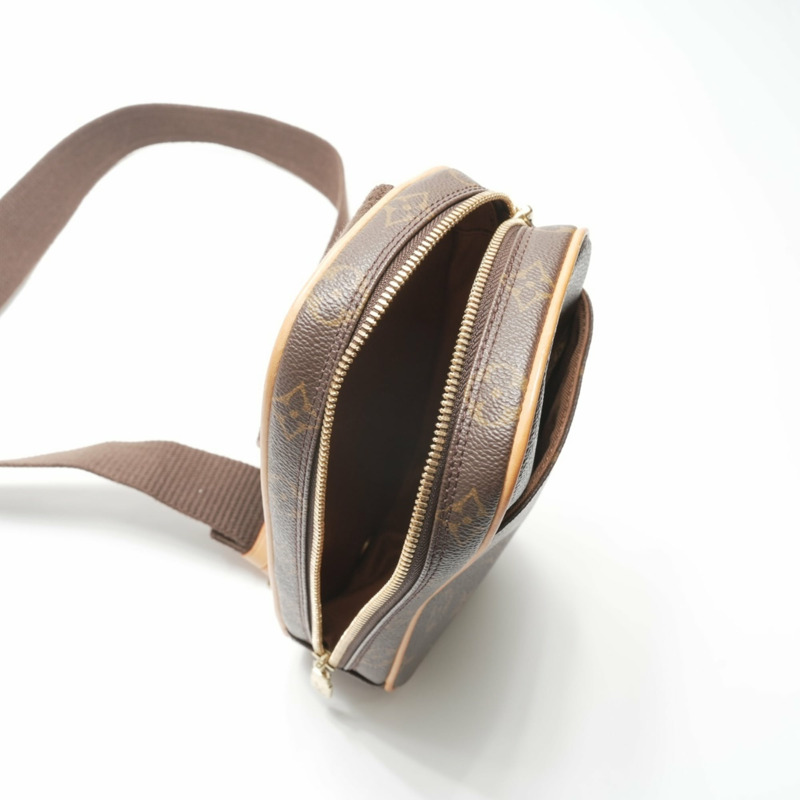 路易威登 Monogram Pochette Ganju 單肩包，棕色，2000 年-11