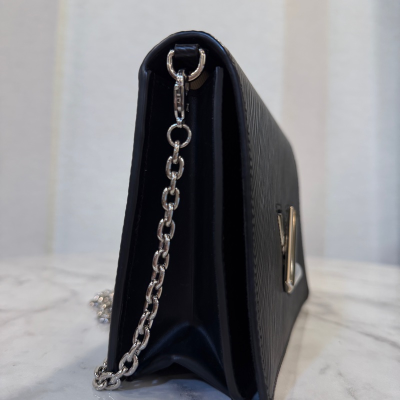 LV 黑Epi牛皮銀釦Twist WOC M68560-2