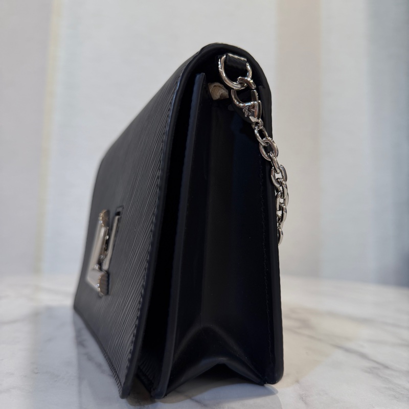 LV 黑Epi牛皮銀釦Twist WOC M68560-3