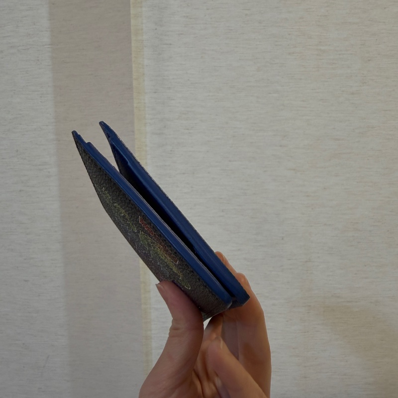 LV 黑灰格內藍色對開短夾N60302-1