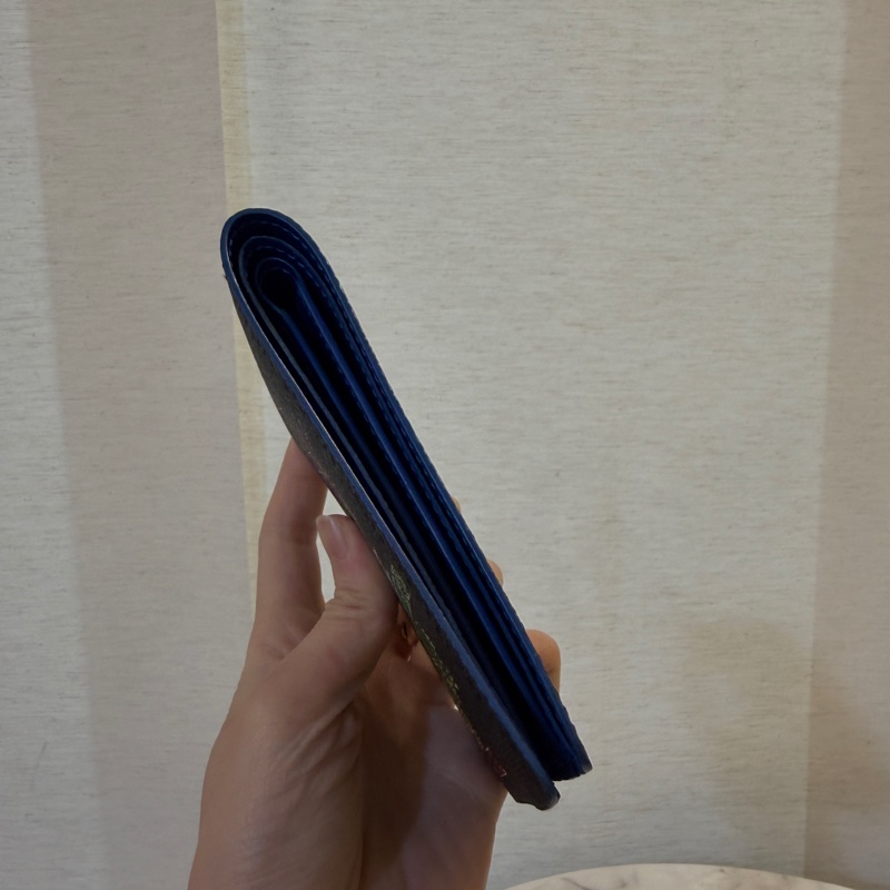 LV 黑灰格內藍色對開短夾N60302-3